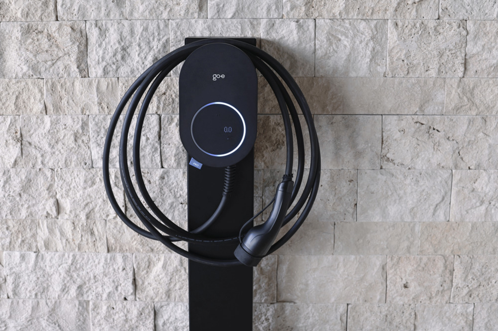 go-e Charger PRO CABLE 11 kW mit MID-konformem Energiezähler – Wallbox für Dienstwagen-Abrechnung